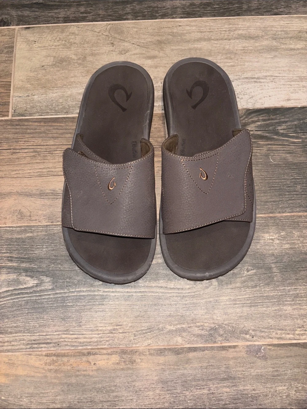 OluKai Men's Brown Slide Sandals with Embossed Logo